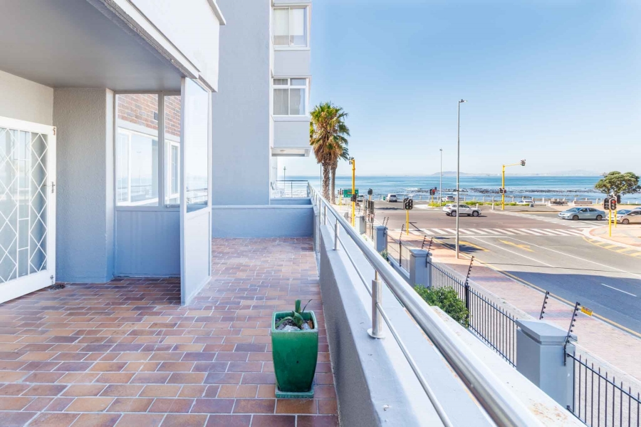 To Let 1 Bedroom Property for Rent in Mouille Point Western Cape